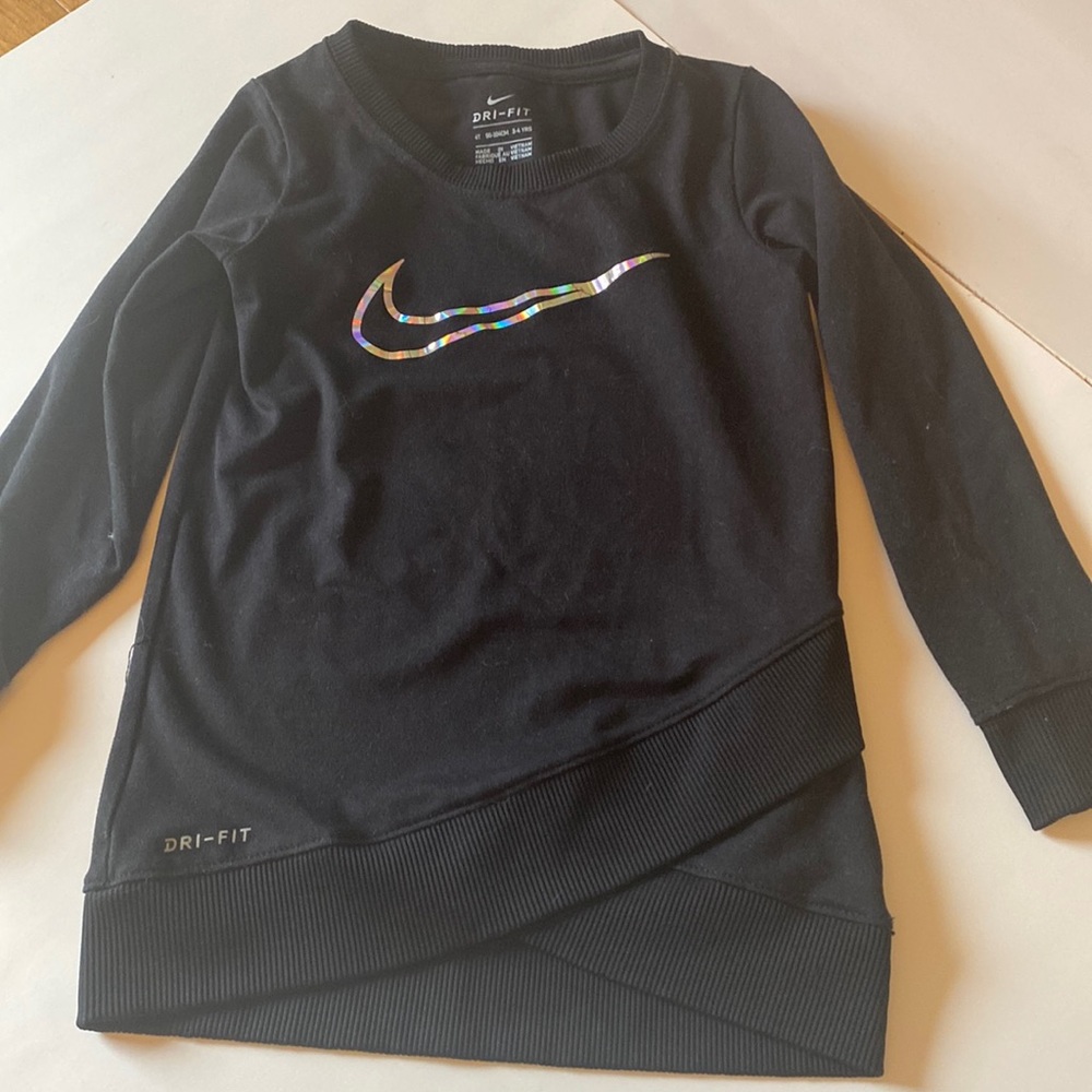 Nike top